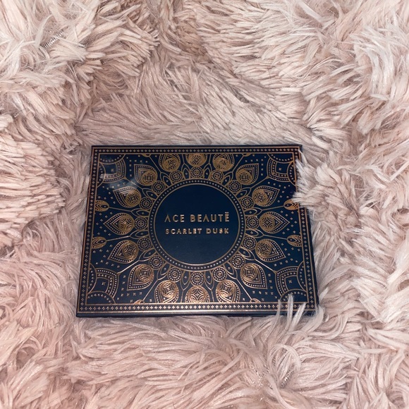 Ace Beaute Scarlet Dusk Palette - Picture 1 of 2
